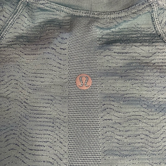 Lululemon women’s top size 0 long sleeve - Picture 2 of 8